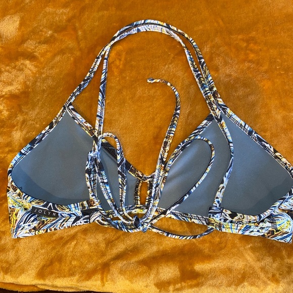 Jolyn Top XL - Picture 2 of 5